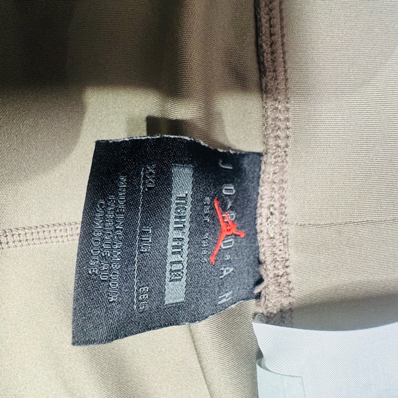 Jordan Biker Shorts Color Beige Size Medium Athletic Stretch - Picture 8 of 8
